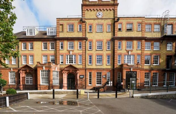 Brixton Road Oval SW9