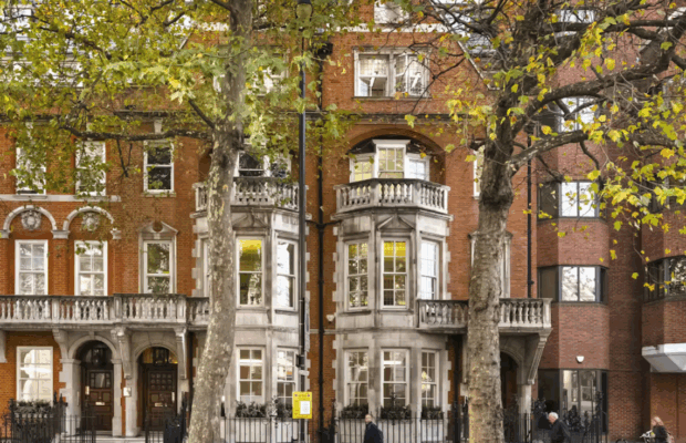 Buckingham Palace Road London SW1W